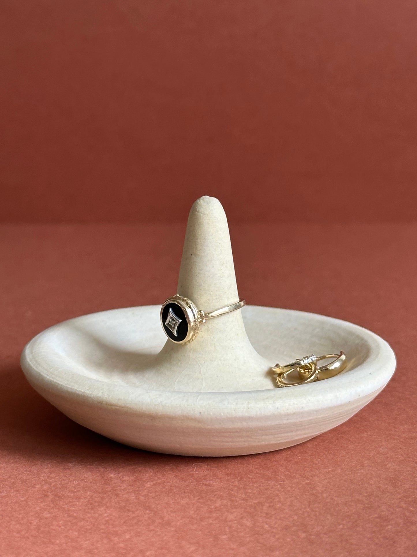 Textured Ring Holder